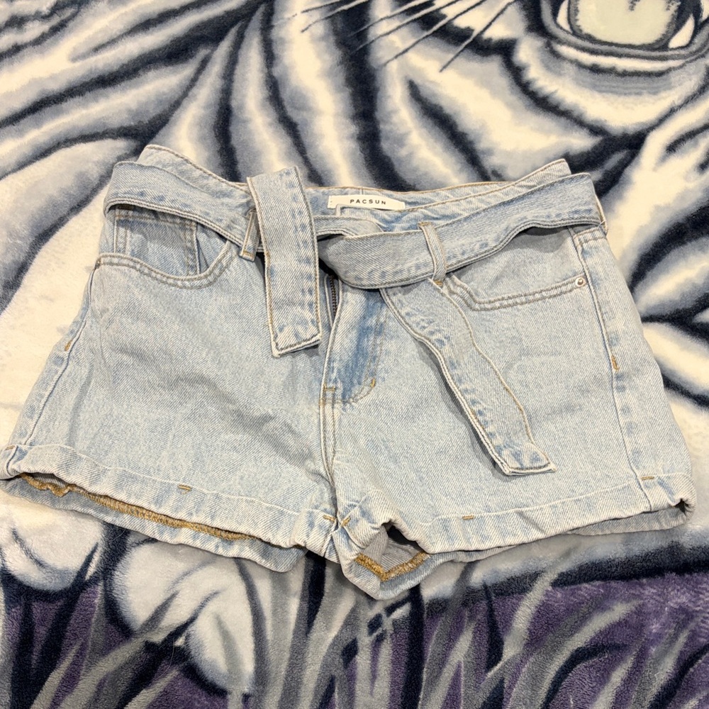 PacSun Light Blue Jean Mom Shorts with Belt